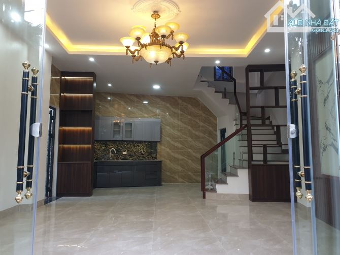 BÁN NHÀ ĐẸP 3.45 TỶ 3 TẦNG 76M2 CÓ SÂN Ô TÔ NGÕ ĐƯỜNG THANH BÌNH - 2