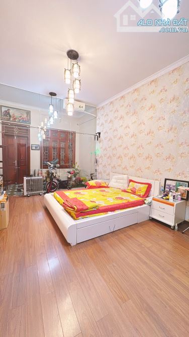 Nhà Lò Đúc, 52m2, sổ nở hậu, ngõ thoáng sát phố, giá giao dịch tốt - 2