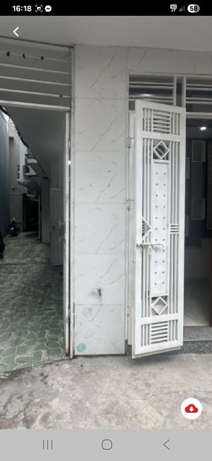 Chủ nhà cần bán căn nhà 30m2  gần chợ bán buôn thôn bắc lãm. Nhà xây 5 tầng mặt tiền 3m - 2