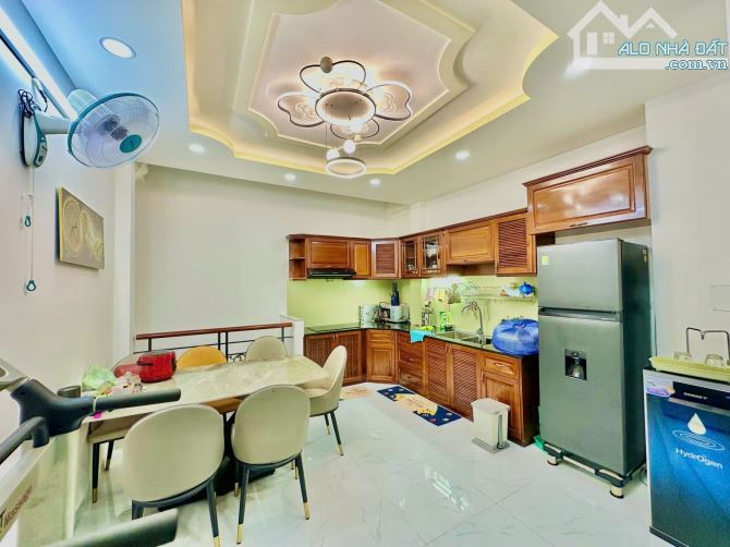 Nhà đẹp Lê Ngã, Tân Phú – 4 tầng BTCT – xe hơi vào tận nhà – 9.9 tỷ - 2