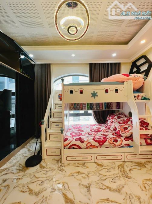 NHÀ MẶT TIỀN ĐƯỜNG SỐ 16 QUẬN 4 – NHÀ THIẾT KẾ 5 TẦNG NHƯ CUNG ĐIỆN- FULL NỘI THẤT - NHỈNH - 2