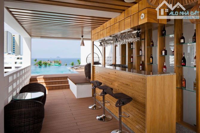 Cần bán khách sạn 3sao Đường Trần Quang Khải, Nha Trang. Cách biển 400m, 75 tỷ - 2