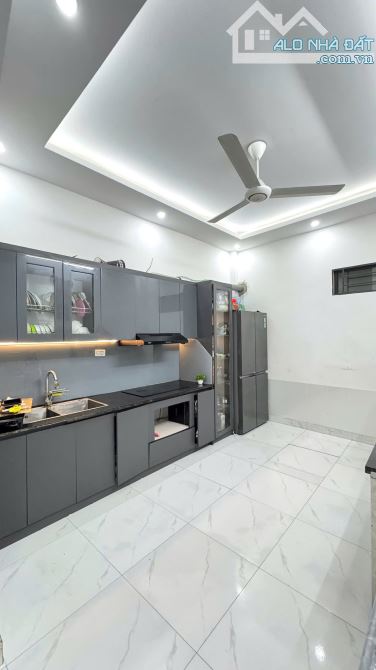 Bán Gấp nhà Khuyến Lương, gần cv Yên Sở, 40m2 sổ nở hậu, 6 phòng cho thuê giữ tiền - 2