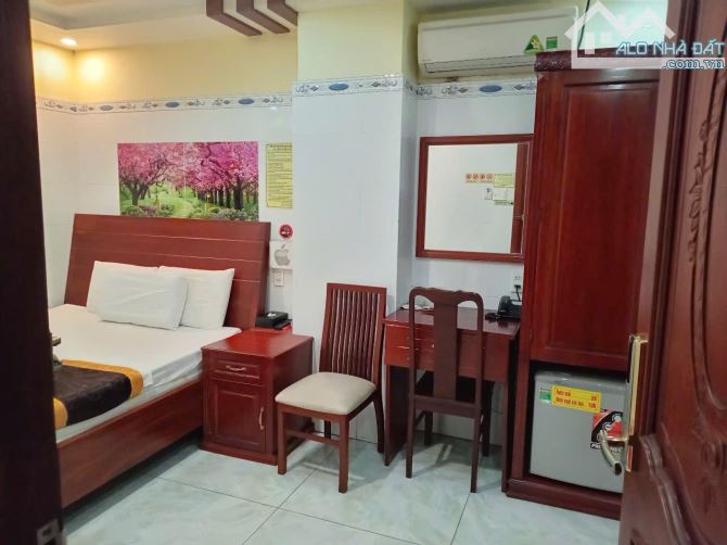Bán nhà 22/3 Trương Hoàng Thanh, P12, Quận Tân Bình - 2