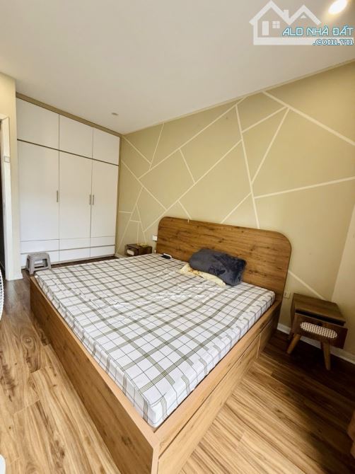 BÁN NHÀ- PHỐ NGUYỄN VĂN CỪ – GARA – VIEW THOÁNG –THANG MÁY –FULL NỘI THẤT _52m2, 11,99 tỷ - 2