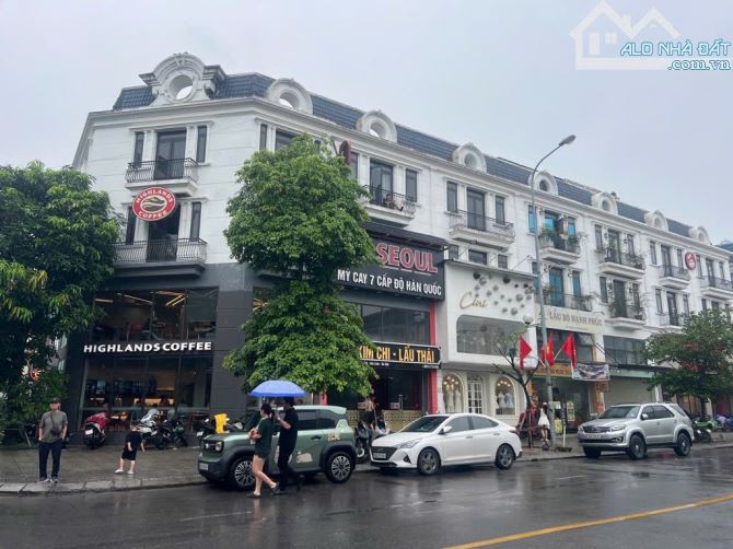 Bán căn Shophouse mặt phố Thành Trung, Trâu Quỳ, Gia Lâm. DT 90m, MT 6m, vị trí kinh doanh - 2