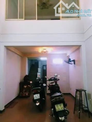 CHỦ CẦN BÁN GẤP NHÀ LÊ HỒNG PHONG, QUẬN 5 - THU NHẬP 200TR/NĂM - CHỈ 8.5 TỶ! - 2