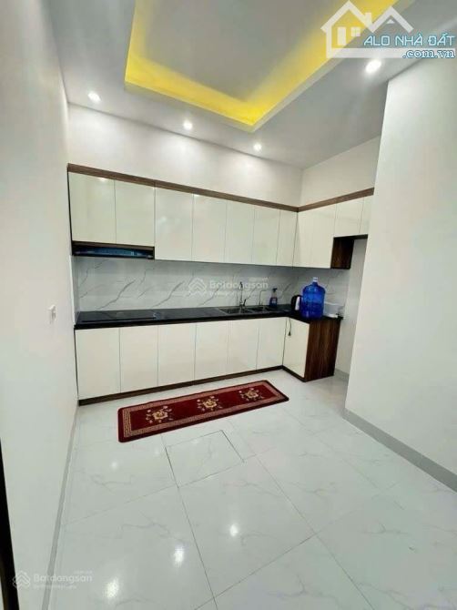 Nhà đẹp, full đồ Đội Cấn, Ba Đình. DT 44m2, 4 tầng, 4 ngủ, full đồ. Giá 15 triệu(tháng) - 2