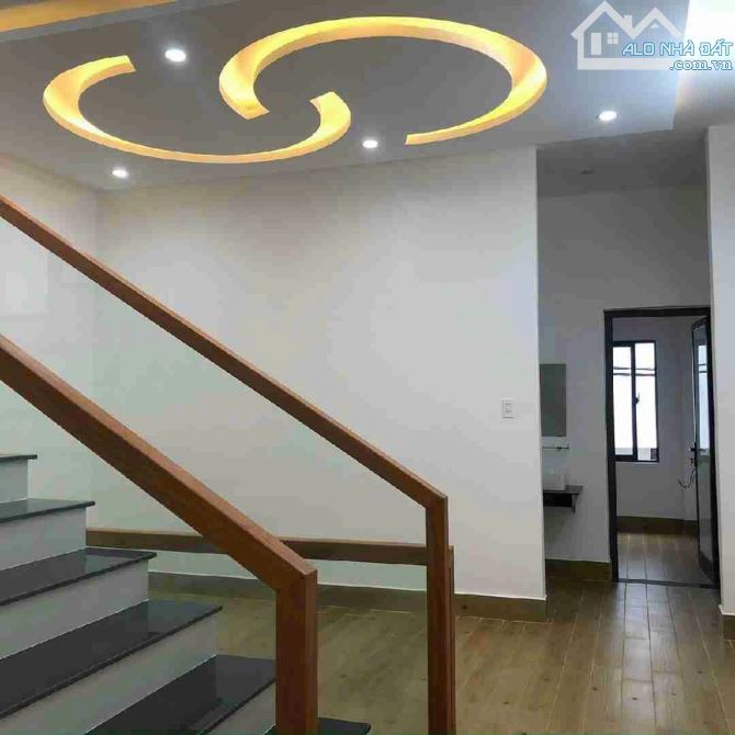 BÁN NHÀ 3 TẦNG MẶT TIỀN ĐƯỜNG NGUYỄN CAO – CÁCH BIỂN NGUYỄN TẤT THÀNH 50M - GIÁ 6,X TỶ - 4