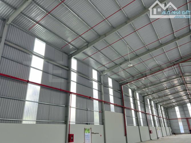 Kho xưởng 4.200m² có PCCC tự động và điện ba pha, đường Quốc Lộ 61C gần đường Vành Đai - 3