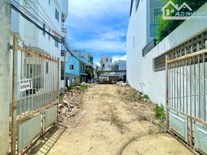 ĐẤT THỔ góc 2 mặt tiền cực đẹp , đường rộng đến 6m thông thoáng - 3