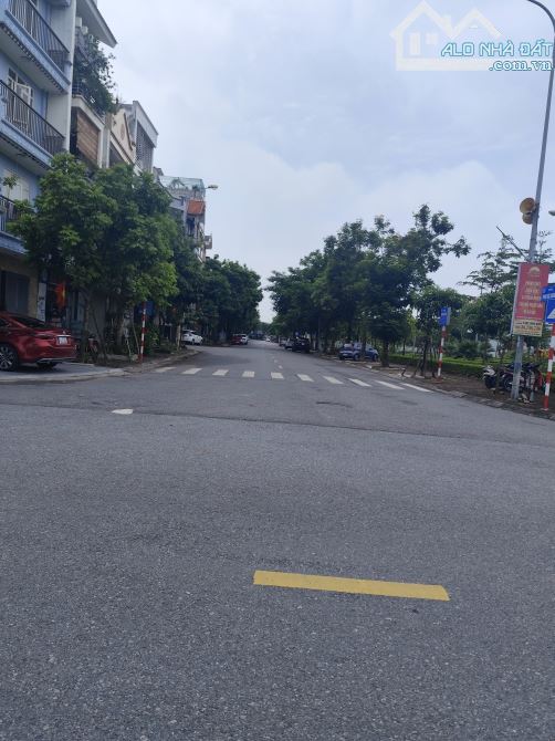 Bán đất phân lô tái định cư việt hưng 95m² ,mt 18m lô góc vỉa hè ôtô tránh giá 19,8 tỷ TL. - 3