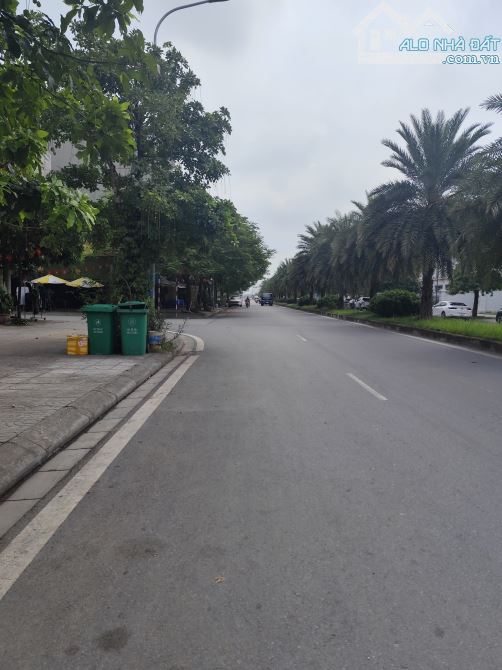Bán đất mặt phố víp việt hưng 105m² , mt 5m lô góc 3 mặt tiền vỉa hè ôtô tránh giá 35 tỷ . - 3