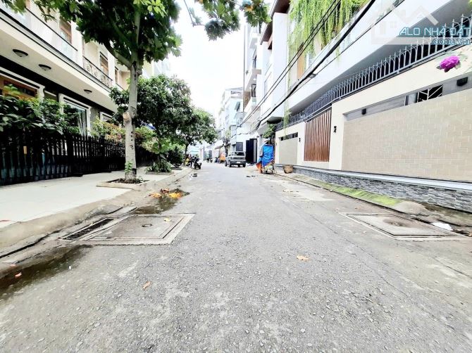 cần bán nhà quận tân  tân phú  ĐƯỜNG 10M , 2 ÔTÔ NÉ NHAU TRƯỚC NHÀ - 3