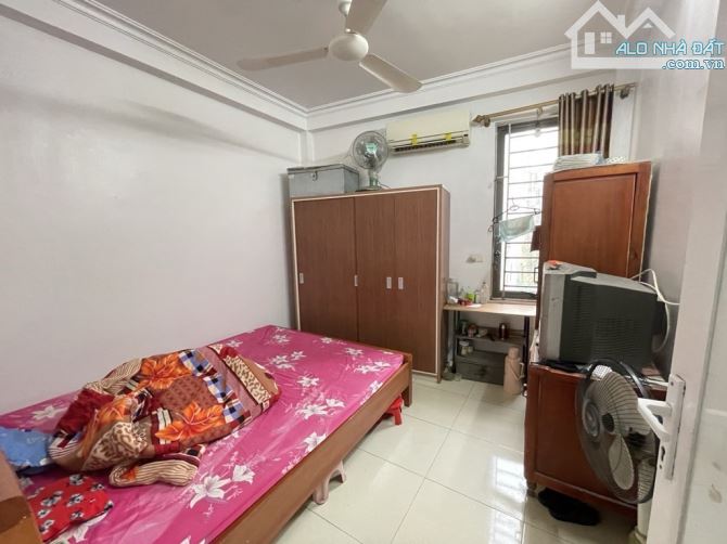 Hạ chào bán nhanh nhà 4 tầng dân xây Gia Quất- Ngõ ô tô thông- Chẵn 5 tỷ - 3