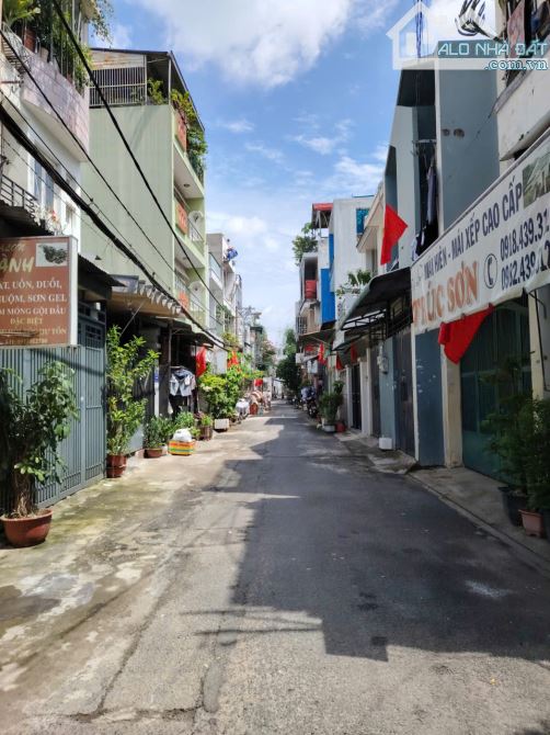 Mặt tiền vị trí đẹp cách 100m ra Gò Dầu-2 tầng-dòng tiền cho thuê 6tr/tháng-nhỉnh 2 tỷ - 3