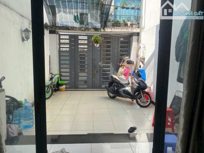 CHỢ LẠC QUANG TRƯỜNG CHINH ✅️ 107M2 3TẦNG BTCT ✅️ XE HƠI ĐỔ CỬA SHR HOÀN CÔNG ĐỦ ✅️  📍Trư - 1