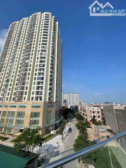 Bán nhà 4 tầng siêu đẹp trục đường 22m nhìn chung cư greenpeal. CHo thuê dòng tiền tốt - 3