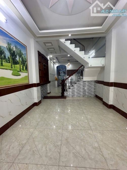BÁN NHÀ TRẦN THỊ HÈ - 68M2 - 3 TẦNG - 4PN - SÁT MẶT TIỀN NGUYỄN ẢNH THỦ - NHỈNH 5 TỶ - 3
