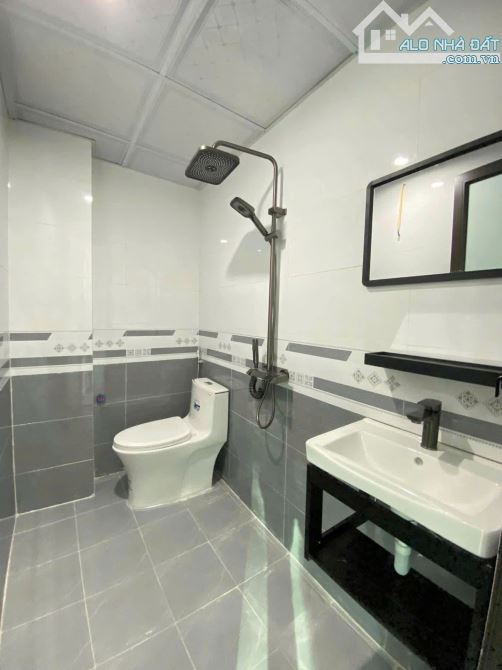 Nhà trong đê diện tích rộng, full nội thất, ngõ rộng ô tô vào dc ,40m2 giá chỉ hơn 3 tỉ - 3