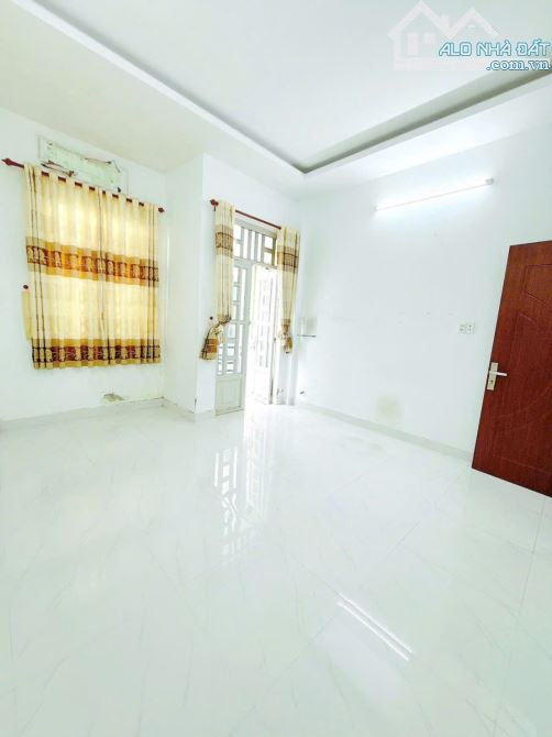 Nhà bán k lộ giới, 3 tầng (4.4x9m), hẻm 56 Bùi Minh Trực - 3