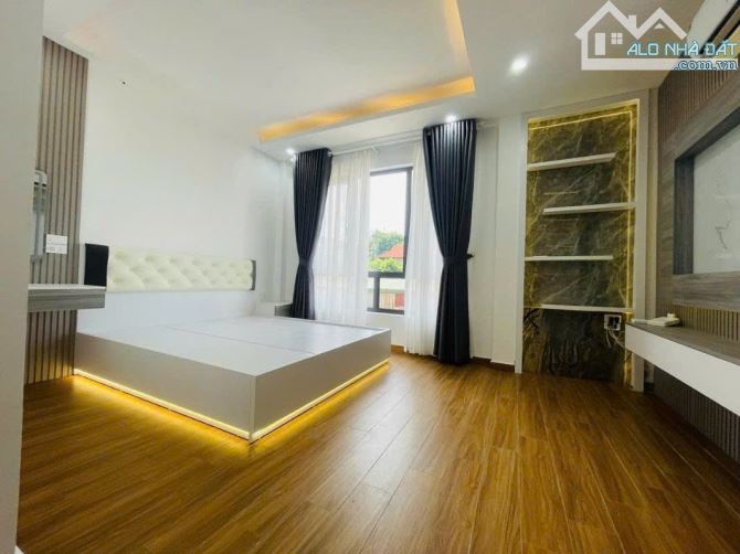 BÁN NHÀ 5 TẦNG - THANG MÁY - VŨ TÔNG PHAN DT45M2 - 10,2 TỶ. - 3