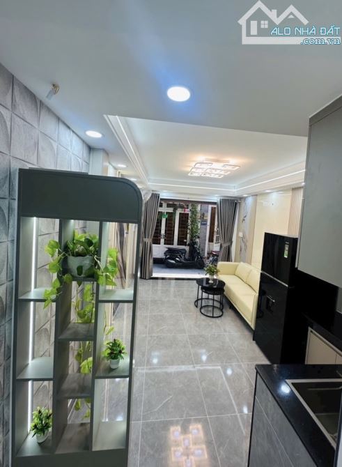 3,65 tỷ- bán nhà 2 tầng Tân Bình, 24 m2- 2pn, hẻm 3m, sổ riêng - 3