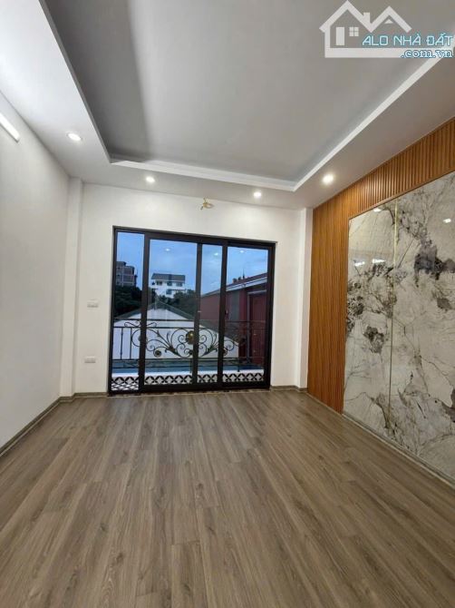 Cần bán căn nhà Gần cấp 3 Đông Mỹ  50m -4 tầng - chỉ hơn 4 tỷ - 3