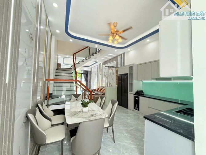 BÁN NHÀ 2 LẦU Ở BÌNH CHUẨN-THUẬN AN, CÁCH DT 743 CHỈ 100M, 3PN, 4WC - 3