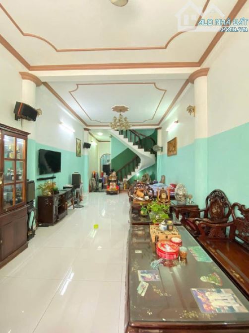 Nhà đẹp 4 tầng MT Bùi Hữu Diện, DT 90m2, Giá nhỉn 9 tỷ, nằm trong KDC Tên Lửa giáp Q6 - 3