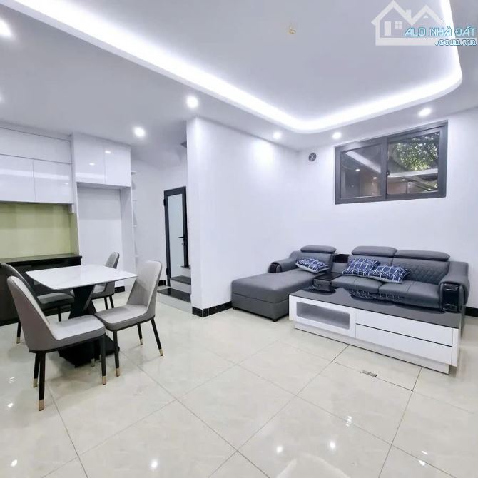 KHU VIP - NGÕ ĐẸP GẦN PHỐ - SÁT MẶT NGÕ Ô TÔ TRÁNH -- NỞ HẬU - QUÁ CHI LÀ HIẾM - 3