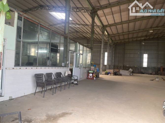 ♦️B.án xưởng Hố Nai gần đường Hoàng Văn Bổn.Gần Ql1A.  ▪️Dt : gần 1800m2 ( diện tích xưởng - 3