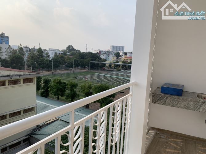 Bán tòa CHDV 5 tầng gần trường Lý Tự Trọng cách sân bay 2km, thu nhập 60tr/th giá chỉ 15,5 - 3
