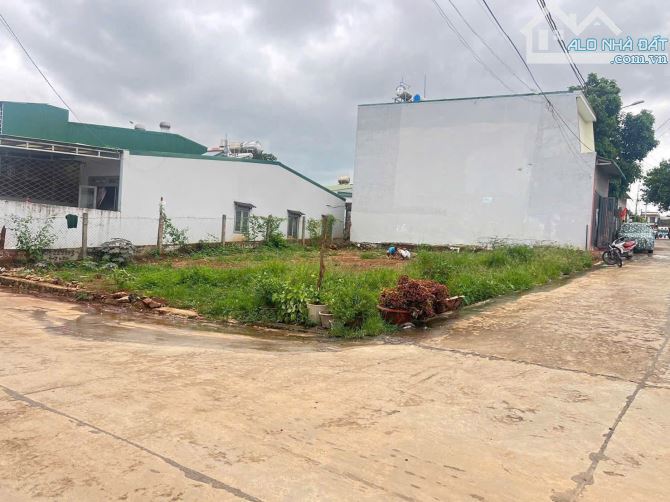 ĐẤT ĐẸP GOC 2 MẶT TIỀN ĐƯỜNG ĐINH CÔNG TRÁNG - Loctran - 3