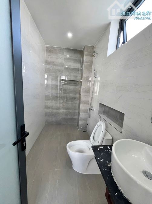 🏡GẤP!CẦN BÁN NHANH NHÀ 3 TẦNG LÔ GÓC 2 MẶT TIỀN,HÒA MINH 30-SAU LƯNG KHU SHOPHOUSE - 3