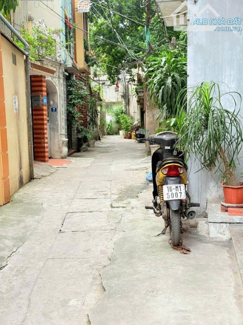 Bán nhà Trần Cung 33m2*5T, 2 thoáng, ngõ trước nhà rộng 4m, nhà đẹp ở ngay, gần phố 7.5 tỷ - 3