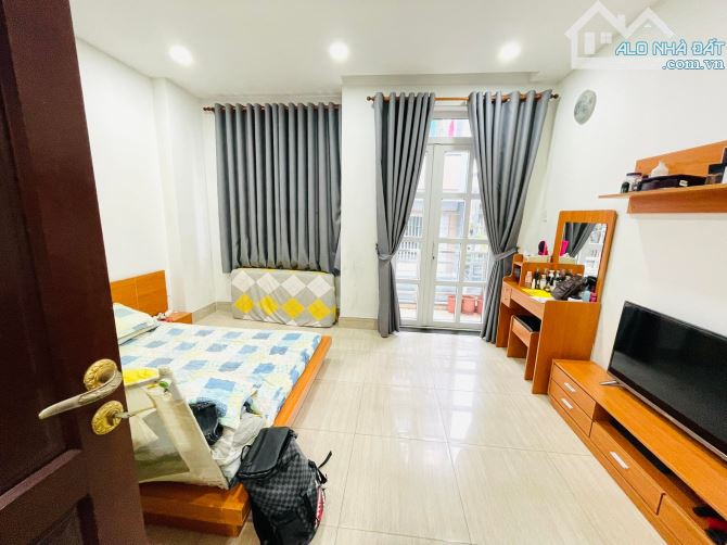 Nhà 4 tầng hẻm ô tô Ni Sư Huỳnh Liên, gần Bàu Cát, 5.7 tỷ - 3