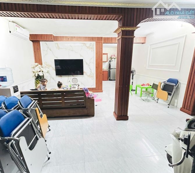 Bán nhà phố Bùi Xương Trạch, 54m2, mặt tiền 5.2m, 2 mặt rõ phân lô giá 4.1tỷ - 3