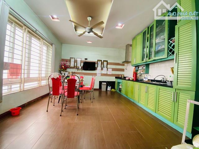 Bán nhà Phố 8/3, Hai Bà Trưng, vỉa hè ôtô tránh, 2 thoáng,kinh doanh, gara 45m2X5T,mt 3.5m - 3