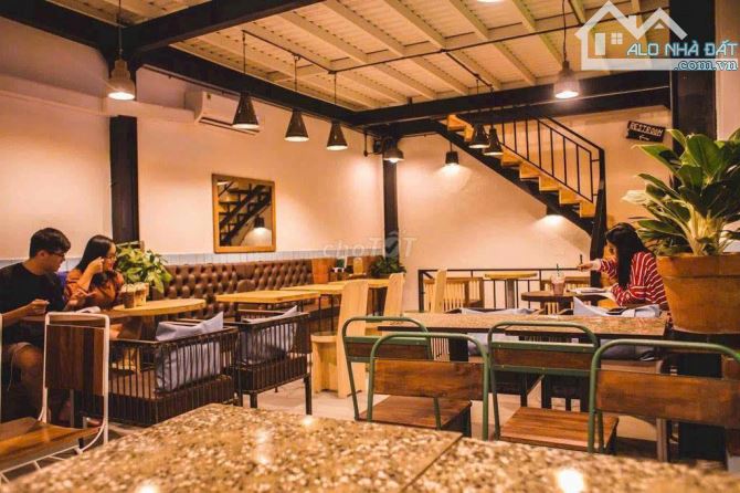 Mặt tiền Nguyễn Hồng Đào, P.14, Q.Tân Bình, 9m*5m, trệt 2 lầu, 35tr/th - 3