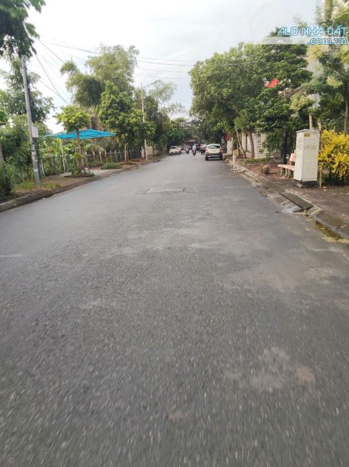 Bán đất mặt đường,LÔ GÓC 2 MẶT TIỀN, An Dương – 82m2 – đường rộng 12m – Giá cực rẻ chỉ 3,2 - 3