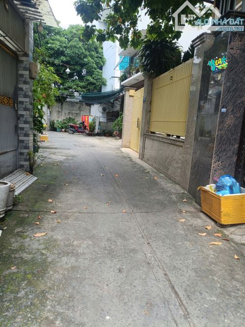 Bán nhà ngay CC Auchan Phạm Văn Đồng, P3, Gò Vấp. DT 4,1x21m, NH 7.1m, 2tấm, HXH 5m, ĐCT 4 - 3