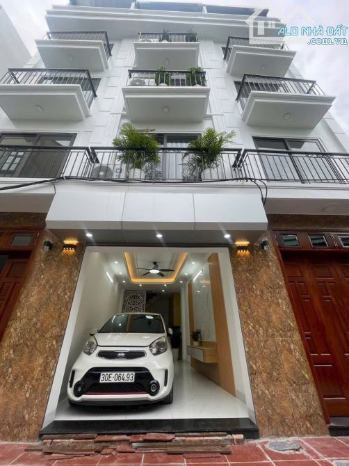 THẠCH BÀN - Cổ Linh - Lô Góc -   6Tầng - Thang Máy - O Tô Vào Nhà -  50 m ra mặt phố -  DT - 3
