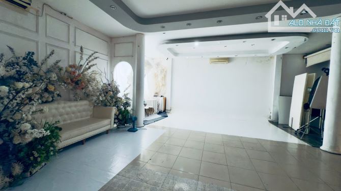 SANG NHƯỢNG TIỆM ÁO CƯỚI FULL SETUP – TRUNG TÂM BIÊN HÒA 📍 Mặt tiền Nguyễn Ái Quố - 3