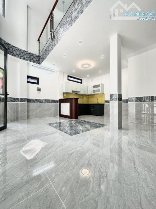 KHU VIP QUẬN 3 - TRẦN QUANG DIỆU THÔNG LÊ VĂN SỸ - HẺM 4M SÁT MẶT TIỀN - NHÀ MỚI XÂY, 50M2 - 3