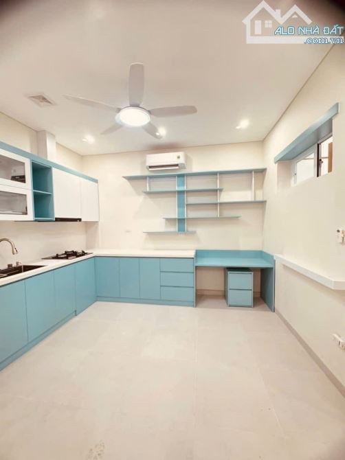 Tập thể Võ Thị Sáu ngay mặt phố 70m , 2 ngủ, ô tô dưới sân. - 3