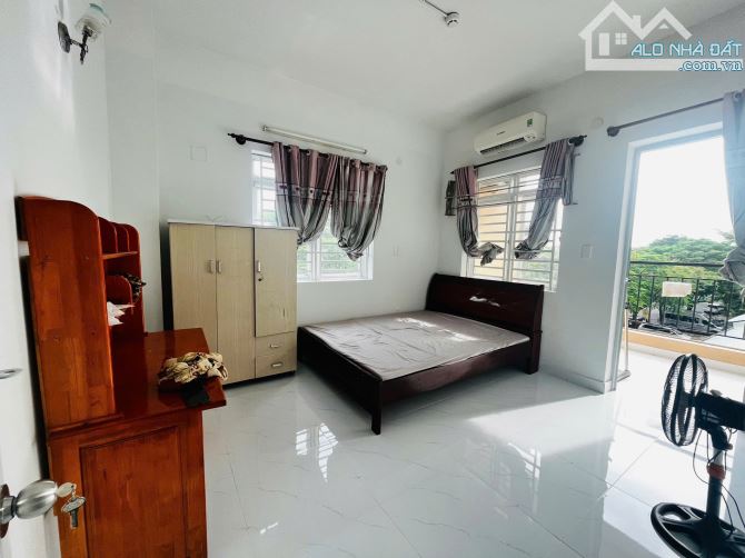 Cho thuê căn hộ 80m2 full nội thất mới đẹp góc 2 mặt tiền đường Nguyễn Ái Quốc - 3