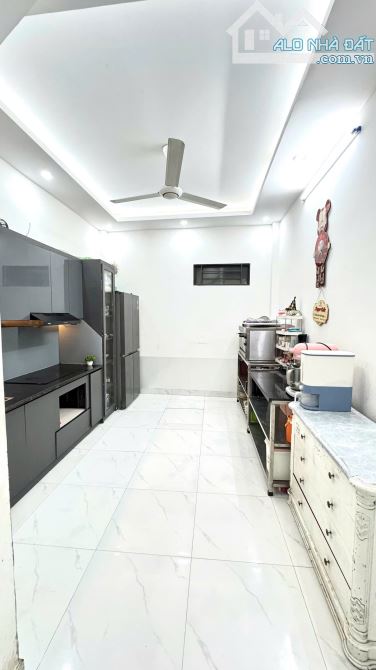 Bán Gấp nhà Khuyến Lương, gần cv Yên Sở, 40m2 sổ nở hậu, 6 phòng cho thuê giữ tiền - 3