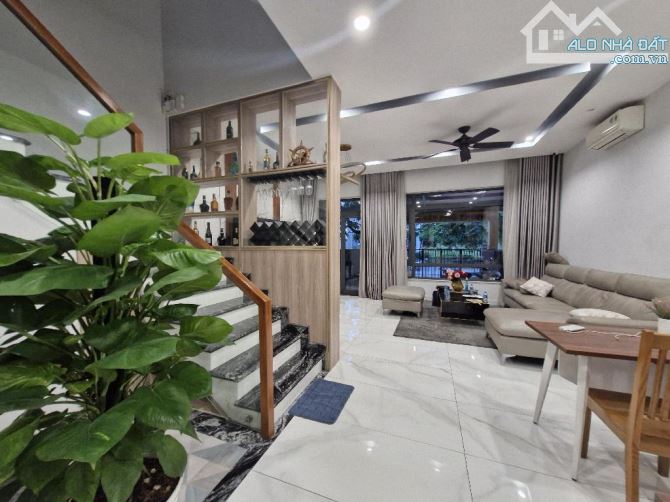 BIỆT THỰ KHU PHỐ ĐÔNG – DT 120M² -  FULL NỘI THẤT CAO CẤP – Ở NGAY - CÁT LÁI Q2 - 3