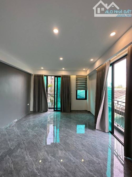 Bán nhà Trần Khát Chân - 6 tầng thang máy xây mới, full nội thất - tương lai ra mặt phố.